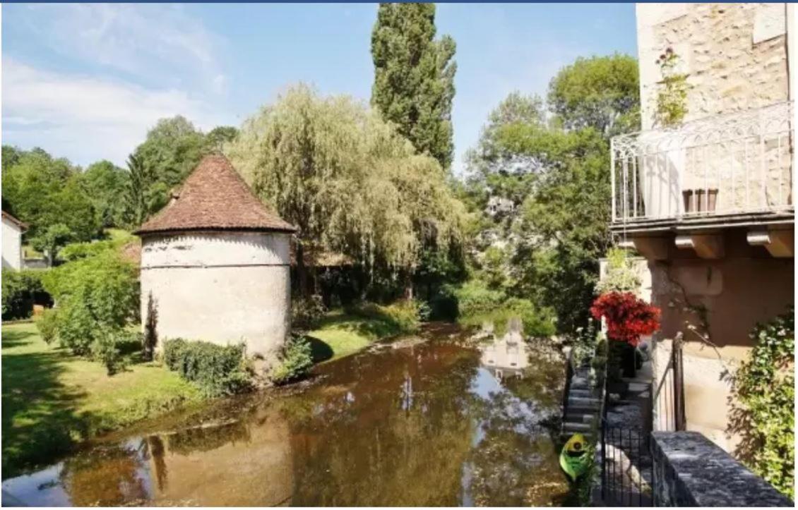 Chez Sarah - L'Escapade Bed & Breakfast Javerlhac-et-la-Chapelle-Saint-Robert Екстериор снимка